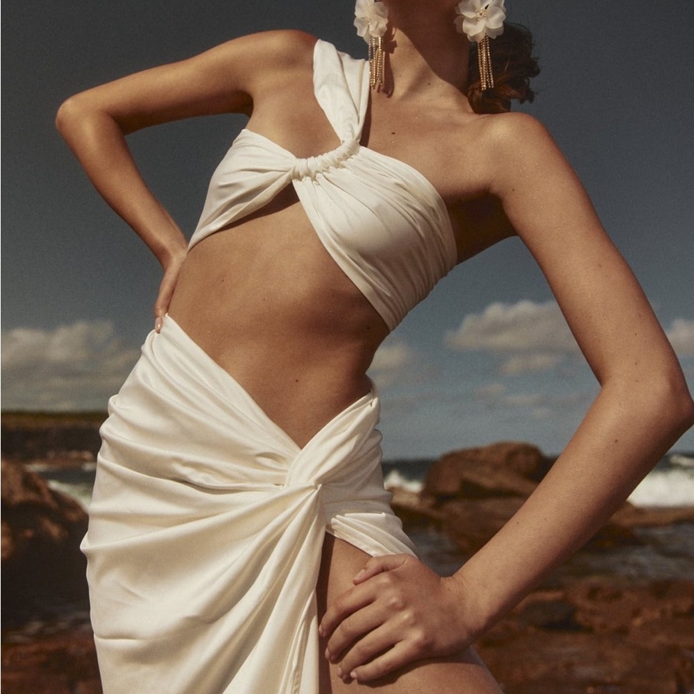 Sonya Moda White Petra Set